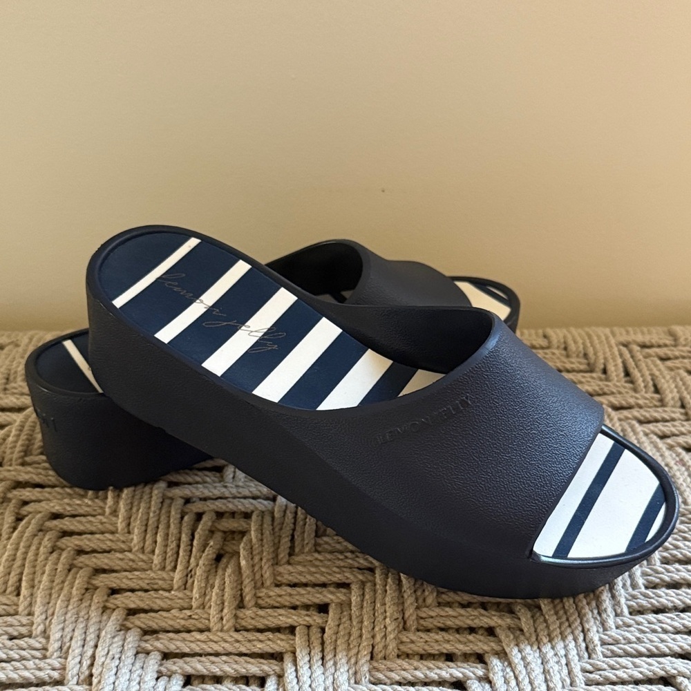 Lemon Jelly Kelsie Solis Navy Blue Platform Slide Sandal 40 9.5 10